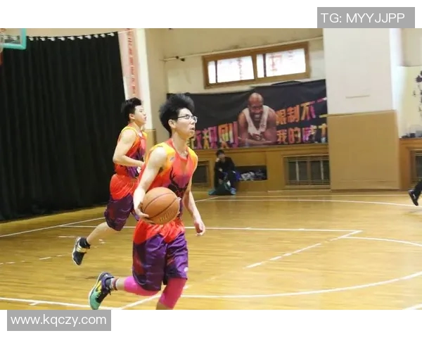 篮球明星杨颖的精彩瞬间与成长历程全记录